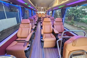 Vanuit Hanoi: Transfer van of naar Halong City met een Comfor Bus