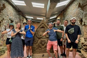 Из Хойана/Дананга: экскурсия по комплексу Мишон на микроавтобусе