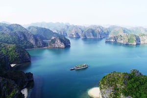 Ha Long og Lan Ha Bay: 2-dages luksuskrydstogt fra Hanoi