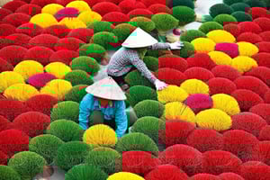 Ha Noi Pagoda del Perfume o Pueblo del Incienso w Recogida del Guía