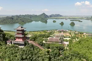 ハノイ：バーダン仏塔または世界最大のタムチュック仏塔をご覧ください