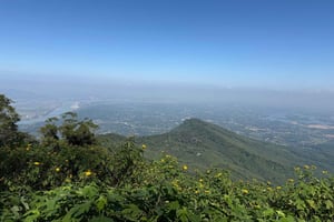 Hanoi: Private Tour zum Nationalpark Ba Vì & zum Ethnischen Dorf