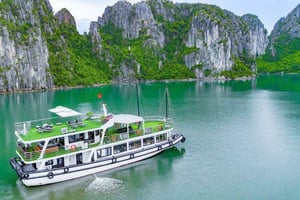 Hanoi: Dagsutflykt till Ha Long-bukten – lyxkryssning och lokal lunch