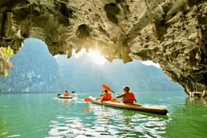 Hanoi: zatoka Ha Long – kajak, jaskinia i pływanie