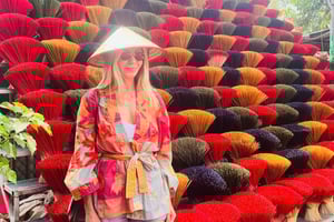 Hanoi: Incense Village, Conical Hat & Lacquer Artisan Tour
