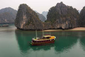 Hanoi: tour in barca nella baia di Lan Ha - pranzo, spiaggia, kayak