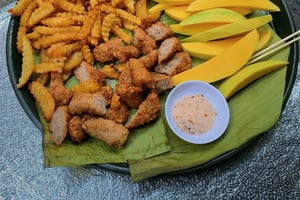 Hanói: tour a pie por la comida callejera estudiantil con 4 degustaciones