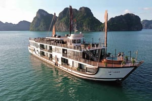 Croisière touristique de 2 jours dans la baie de Lan Ha et l'île de Cat Ba
