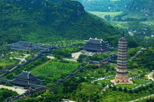 Luksusowa wycieczka Bai Dinh-Trang An-Mua Cave Limo Bus-Lunch z bufetem