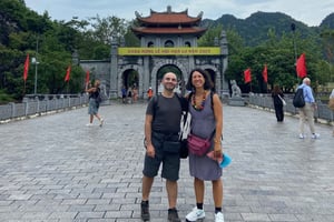 Ninh Binh: Tam Coc-boottocht, fietsen op het platteland en borduurwerk