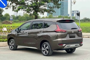 Carro privado: Ninh Binh (Tam Coc, Trang An) de/para Hanói