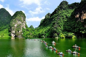 Tur med en lille gruppe 2D1N: Fra Hanoi til Ninh Binh, Trang An.