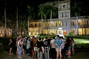 Honolulu Downtown Ghostly Night Marchers Rundvandring