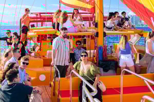 Honolulu: South Shore Open Sail