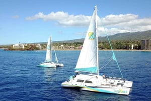 Kaanapali: Sonnenuntergangs-Dinner-Katamaran-Kreuzfahrt mit Getränken