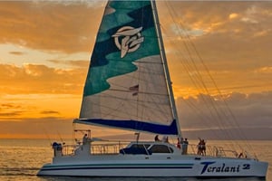 Maui: Passeio de barco de luxo ao pôr do sol em Ka'anapali com bar aberto