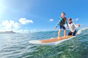 Oahu: Lección de surf para niños en la playa de Waikiki (hasta 12 años)