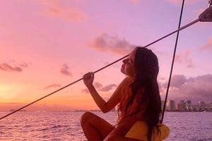 Oahu: rejs i pluskanie o zachodzie słońca w Waikiki