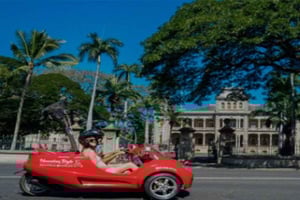 Uluniu Ave: Waikiki Scoot Coupe Rental Punchbowl Day Trip