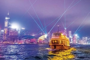 Hongkong: Victoria Harbor Symphony Unlimited Drink Cruise
