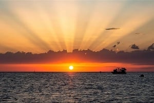 Ibiza: Snorkeling, Praia ao Pôr do Sol e Passeio de Barco pelas Cavernas