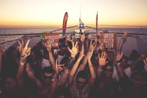 Ibiza: Sunset Boat Party Cruise z DJ-ami w 2 klubach