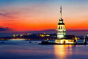 Istanbul: Bosphorus and Golden Horn River Sunset Cruise