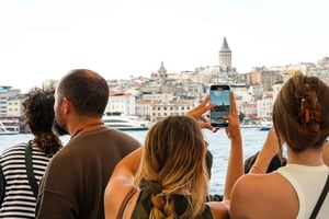 Istanbul: Bosphorus and Golden Horn Tour with Live Guide