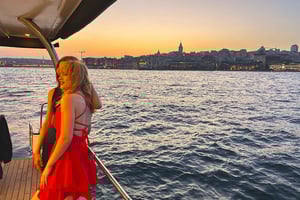 Istanbul: Bosphorus Cruise by Luxury Yacht