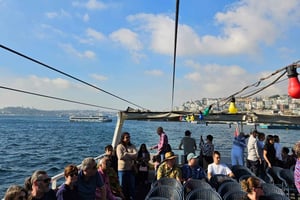 Istanbul Bosphorus: 3-Hour Day Cruise's with Asian Side Stop