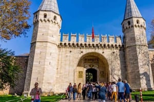 Istanbul: Guided Topkapi and Grand Bazaar with Small Group
