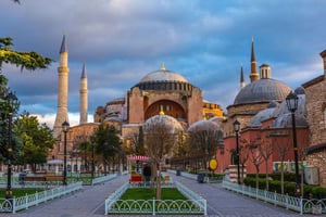 Istanbul: Hagia Sofia, Blue Mosque, and Grand Bazaar Tour