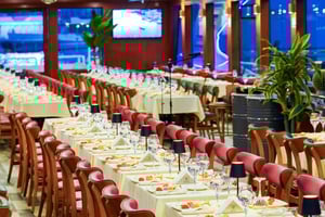 Istanbul: Sightseeing Dinner Cruise & Live Entertainment