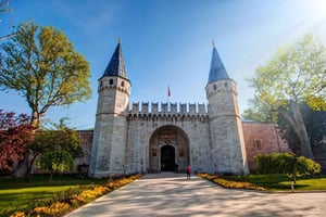 Istanbul: Topkapi Palace Skip-the-Line Ticket & Guided Tour