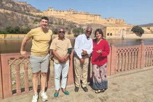 12 päivän yksityisauto ja kuljettaja Kultaisen kolmion ja Rajasthanin kiertomatka