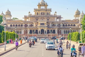 From Agra to Jaipur by Cab via Fatehpur Sikri and Abhaneri