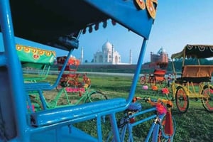 Jaipurista : Taj Mahal & Agra Fort päiväretki lounaalla