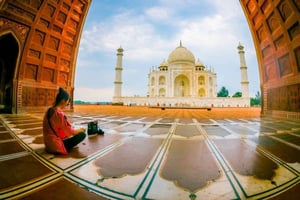 Delhistä/Agrasta: Vahvistettu pikajunalippu Delhi – Agra