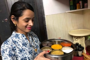 Jaipur: corso di cucina interattivo con una famiglia locale