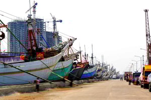 ジャカルタ：国立記念碑、モスク、旧市街ツアー