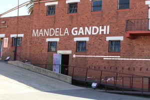 Constitutional Hill & Apartheid Museum Halvdagsutflykt