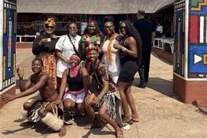 ヨハネスブルグ：レセディ文化村ツアー（食事付き）