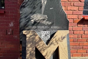 Ihmiskunnan kehto, Sterkfonteinin luolat ja apartheid-museo