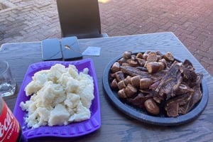 SOWETO, Mittagessen und Apartheid-Museum