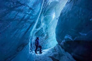 Ałmaty: prywatna wycieczka piesza do lodowca i jaskini lodowej