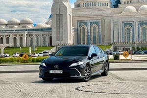 Almaty: privat flyplasstransport og tilpasset byomvisning