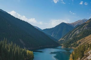 Privé eco-tour per elektrische auto: Charyn Canyon, rivier en Kolsai-meren