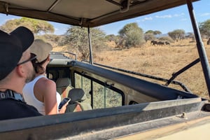 Safari privato di 2 giorni di fascia media da Nairobi