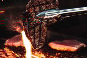 Obiad lub kolacja w restauracji Carnivore