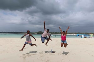 Diani Beach : visite guidée à moto avec plongée en apnée